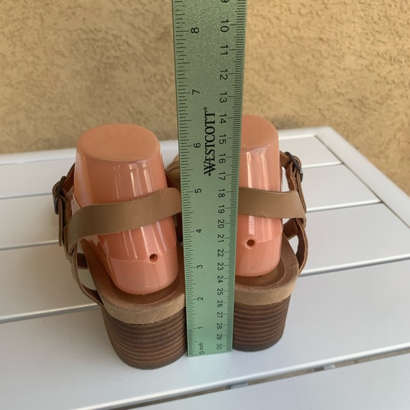 Lucky Brand nude tan leather Pagona sandals block heel size 9.5M - Picture 9 of 14